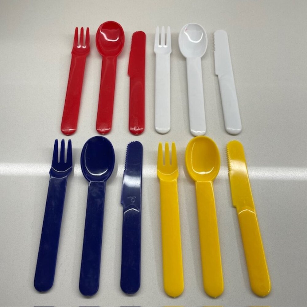 Vintage 90's Festive Plastic Outdoor/Picnic Flat Ware Set